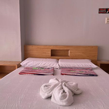 Ging-Ging Tourist Inn Badian Buitenkant foto