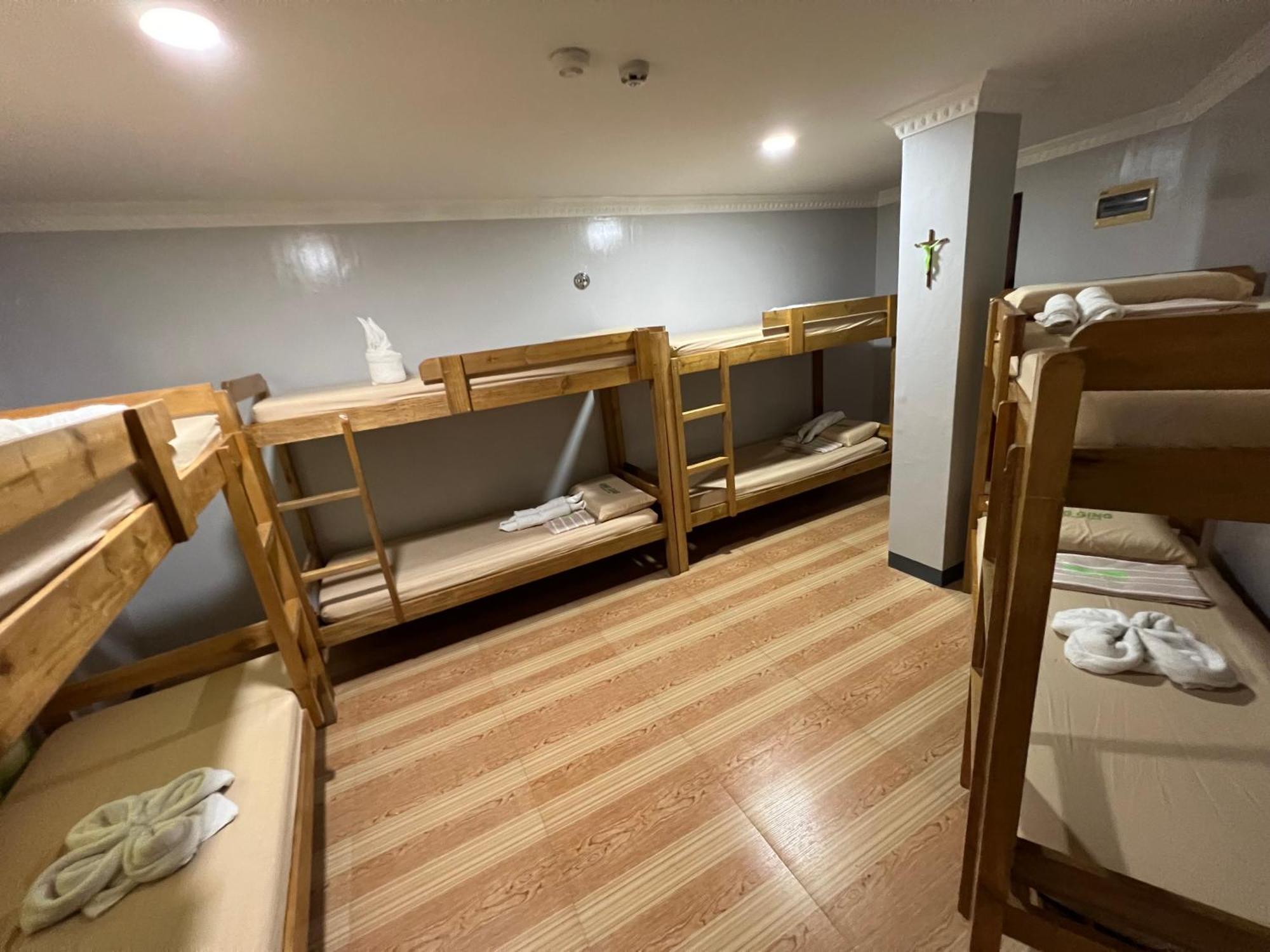 Ging-Ging Tourist Inn Badian Buitenkant foto