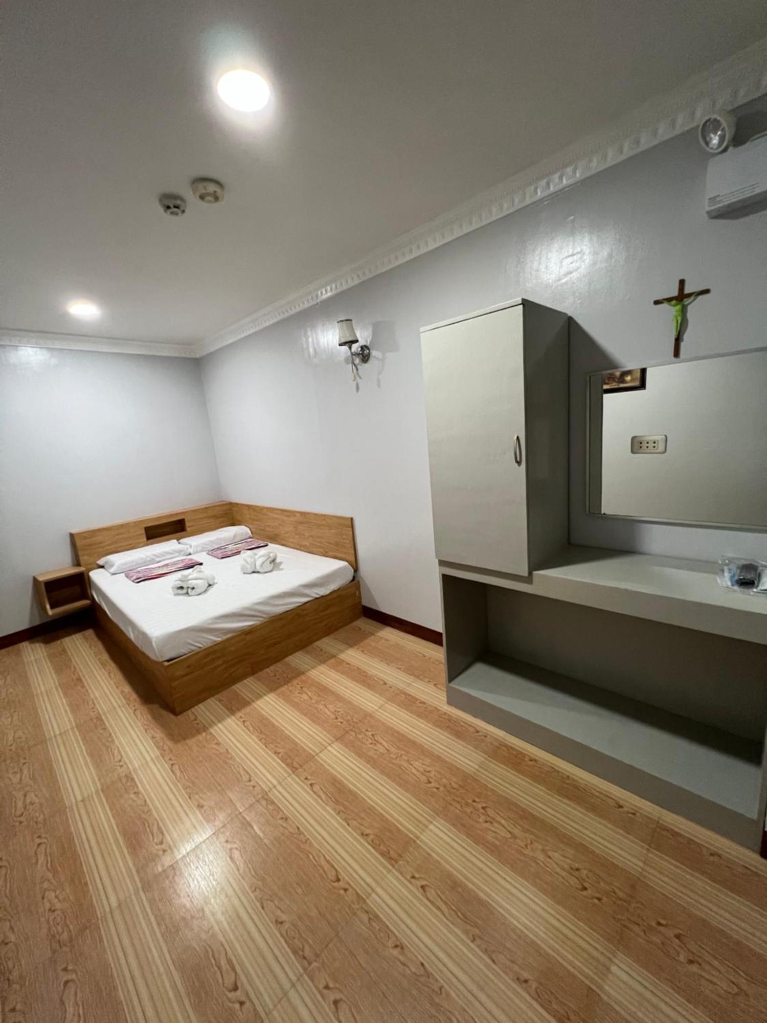 Ging-Ging Tourist Inn Badian Buitenkant foto