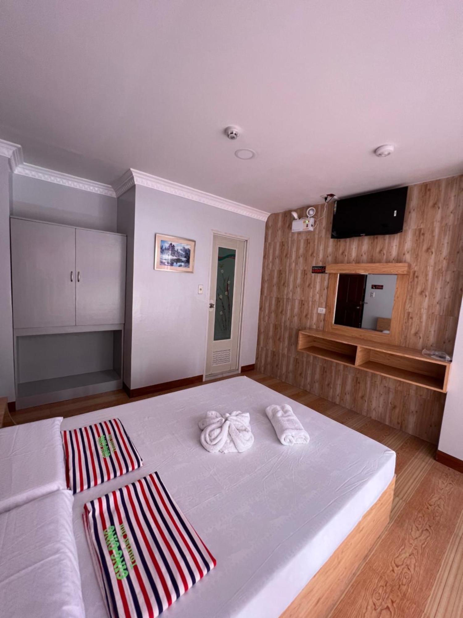 Ging-Ging Tourist Inn Badian Buitenkant foto