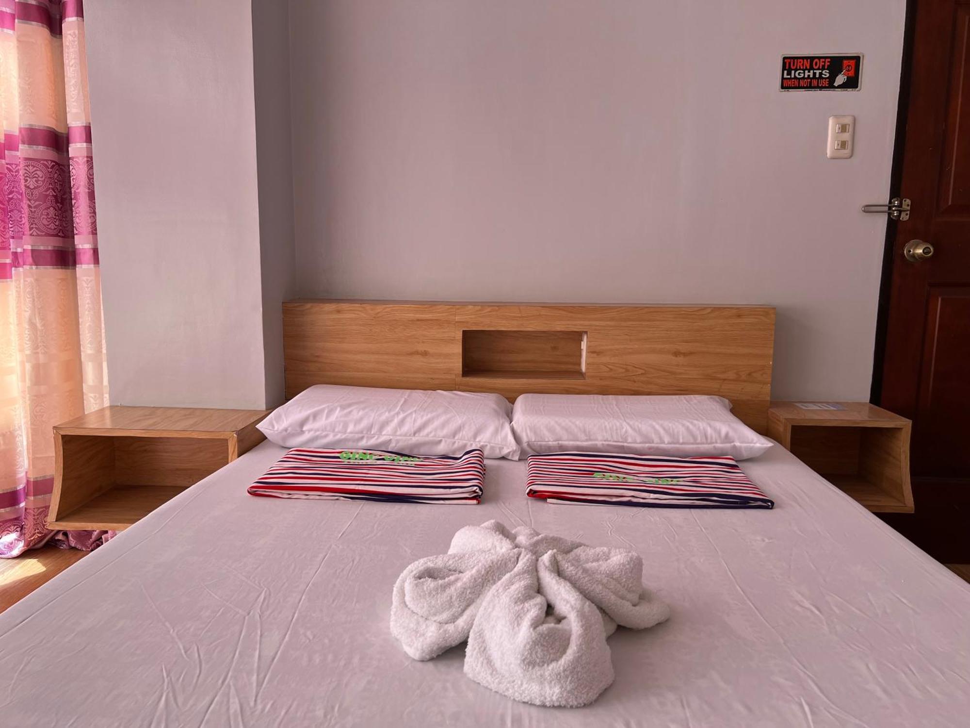 Ging-Ging Tourist Inn Badian Buitenkant foto