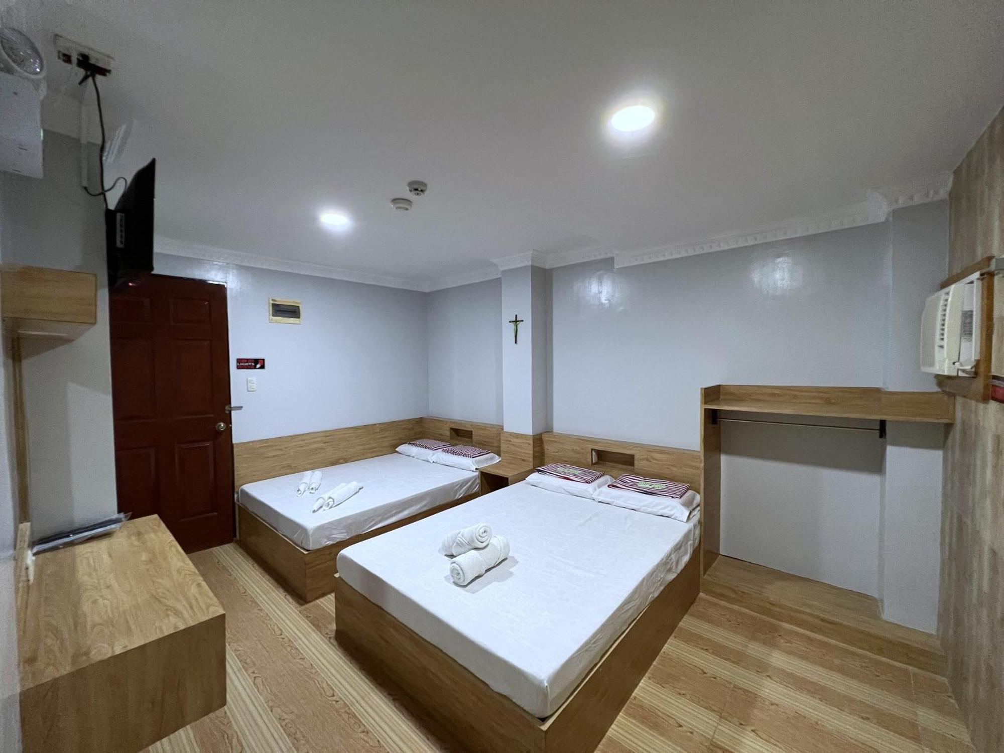 Ging-Ging Tourist Inn Badian Buitenkant foto